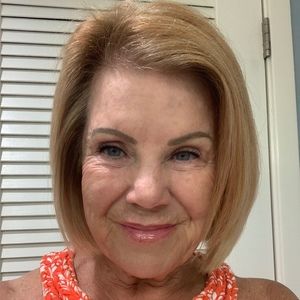 Meet your Posher, Debbie